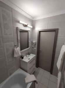 A bathroom at RELAX Downtown Suite