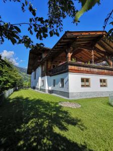 Zdjęcie z galerii obiektu AlpenApartment Zillertal w mieście Hainzenberg