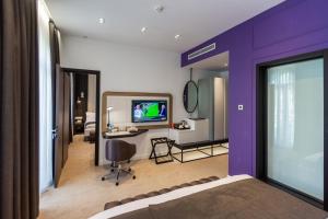 TV a/nebo společenská místnost v ubytování Ivy Garden Hotel Baku
