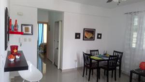 Uma área de estar em Furnished in class A