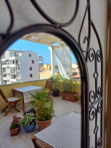 Rõdu või terrass majutusasutuses B&B Lloc D'Or