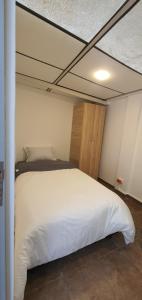Postel nebo postele na pokoji v ubytování Portal Norte 170 ACOGEDORAS HABITACIONES CON TODOS LOS SERVICIOS