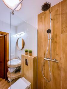 Koupelna v ubytování Domek pod Katalpami + 37 fotografií
