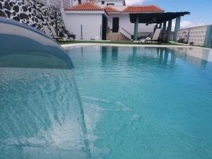 The swimming pool at or near Casa Nine con piscina