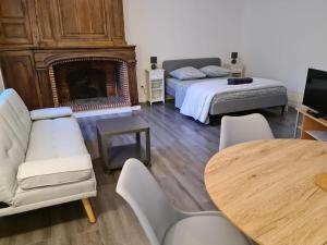 Beaugency-1 sur la route des Châteaux客房内的一张或多张床位