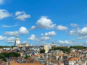 Výhľad na mesto Boulogne-sur-Mer alebo výhľad na mesto priamo z apartmánu