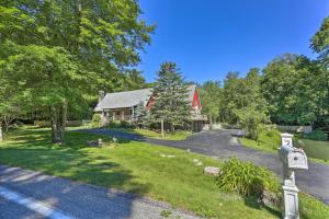 Galeri foto Decked-Out Home Hot Tub, Pool, Fire Pit and More! di Monroe