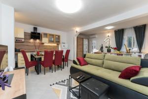 Posedenie v ubytovaní Studio Apartman Mirakul