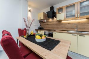 Kuchyňa alebo kuchynka v ubytovaní Studio Apartman Mirakul