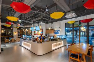 九寨英迪格酒店餐厅或其他用餐的地方