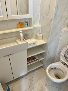 Koupelna v ubytování Dachgeschosswohnung mit kostenlosem Parkplatz und Internet!