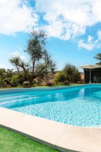 Bazén v ubytovaní La Meriggia Senigallia Agriturismo alebo v jeho blízkosti