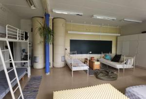 Imagen de la galería de Quiet shared dormitory in a former Finnish School at the countryside, en Hyrsylä