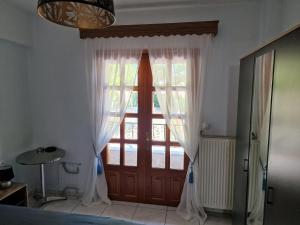 A bed or beds in a room at Sabine
