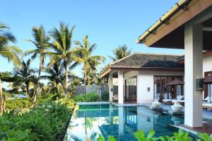 Bazén v ubytování Sanya LUHUITOU Resort & Spa nebo v jeho okolí