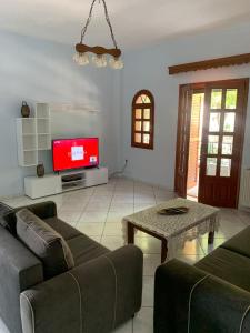A television and/or entertainment centre at Sabine