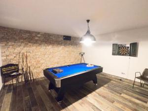 Biliardový stôl v ubytovaní SUPERBE MAISON 6 ch, 4 sdb, terrasses et billard
