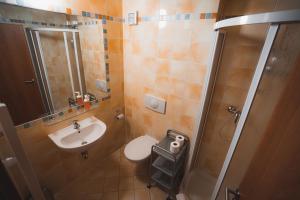 Kúpeľňa v ubytovaní Apartmány Jurica Boží Dar 84