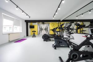Posilňovňa alebo fitness centrum v ubytovaní Hotel Jan