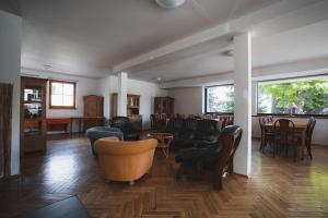 Posedenie v ubytovaní Apartmány Jurica Boží Dar 84 + 37 fotografií