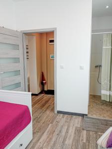 Kúpeľňa v ubytovaní Apartamenty EverySky - Konstytucji 3 Maja 55