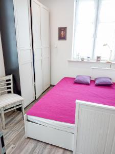 Posteľ alebo postele v izbe v ubytovaní Apartamenty EverySky - Konstytucji 3 Maja 55