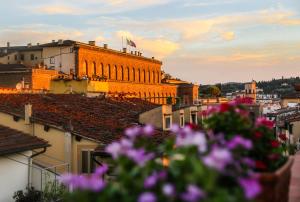 Widok na miasto Florencja z tego apartamentu