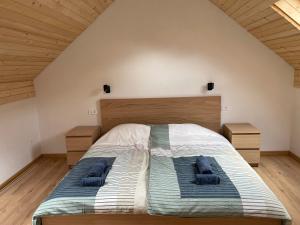 Ein Bett oder Betten in einem Zimmer der Unterkunft Bovec Relax