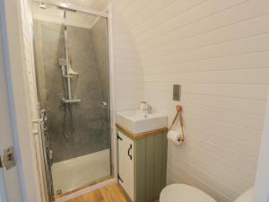 A bathroom at Laird Lodge 2