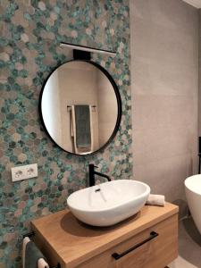 Fotografie z fotogalerie ubytování Stunning Luxury Apartment, 2 min walk from Soho House v destinaci Barcelona