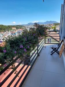 Balkón nebo terasa v ubytování Ha Khoa Hotel Dalat