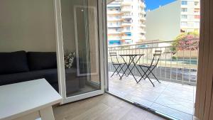 Balkón alebo terasa v ubytovaní Marie Antoinette - Appartement 2 Chambres, centre ville, terrasse, moderne