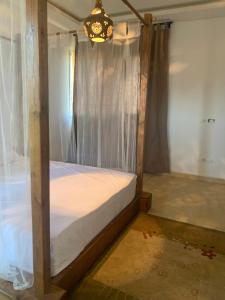 A bed or beds in a room at Hacienda bay painthouse 4 bathrooms