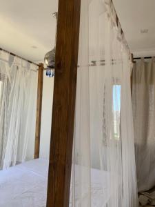 A bed or beds in a room at Hacienda bay painthouse 4 bathrooms