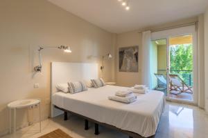 马贝拉Bahia de Marbella Beach的相册照片
