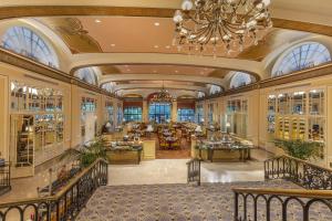 Restaurace v ubytování Omni Shoreham Hotel