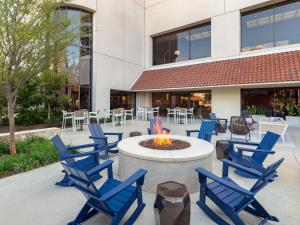 Posezení v ubytování Omni Las Colinas Hotel