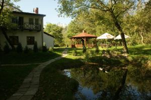 Vonkajšia záhrada v ubytovaní Motel Tower