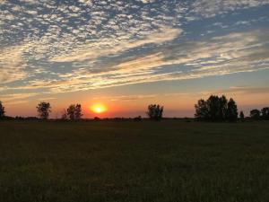 Wschód lub zachód słońca widziany z tego domu wakacyjnego