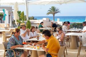 Hostia v ubytovaní Hotel Maysi