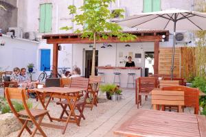 Gallery image of Hotel Durand Le Patio in Alès
