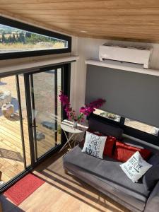 Posezení v ubytování Zeytinycesme l Tiny Houses & Farm l Çeşme