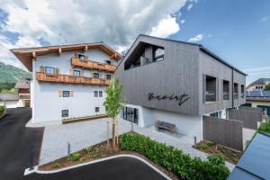 Budynek, w którym mieści się hotel