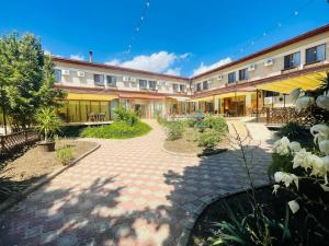 Budova, kde se hotel nachází