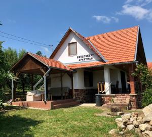 Budova, v ktorej sa apartmán nachádza