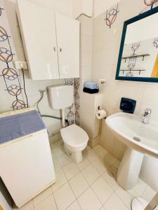 A bathroom at Nulauro Home
