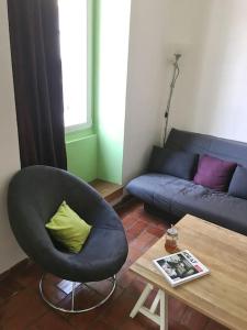 Część wypoczynkowa w obiekcie Charmante maison T2 au Centre de Bordeaux