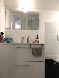 Zdjęcie z galerii obiektu Charmante maison T2 au Centre de Bordeaux w mieście Bordeaux