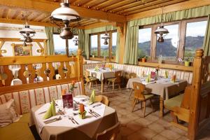 Restaurace v ubytování Hotel-Gasthof Deixelberger