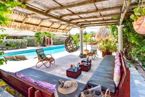Kolam renang di atau dekat dengan Kas Amigu accomodations